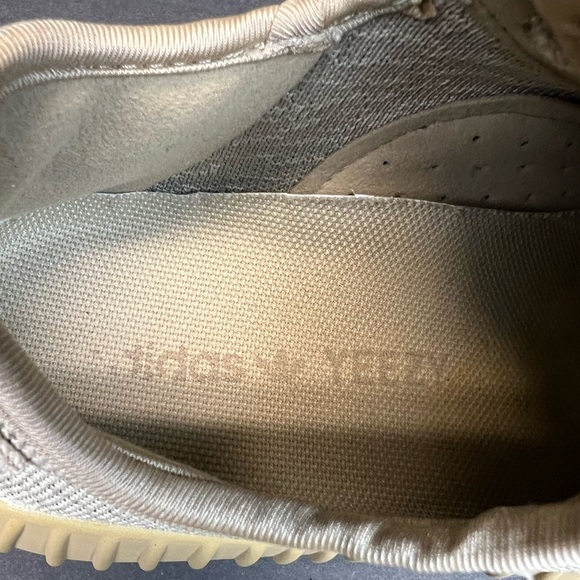 Adidas Yeezy Boost 350 V2 Size 7.5 Low Cream Triple White CP9366 Ape 779001 - Picture 7 of 11